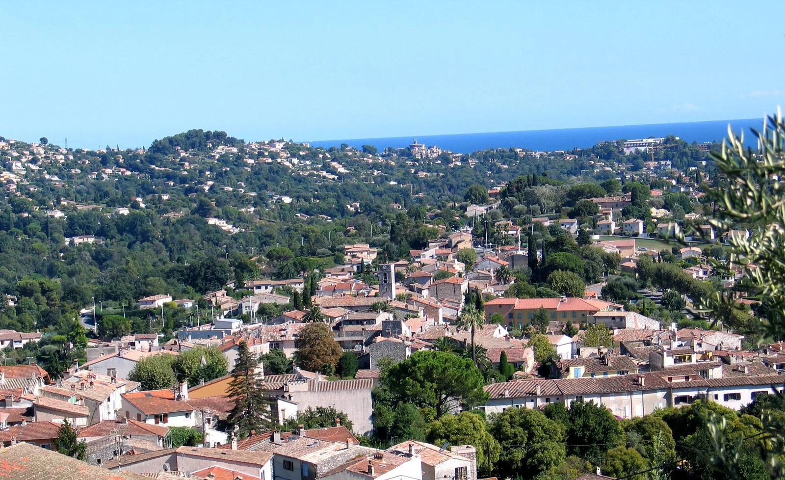 Investir à La-Colle-sur-Loup est une opportunité : La colle sur loup village