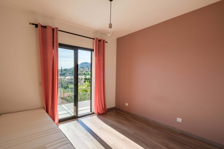 17 VILLA 6P LA COLLE SUR LOUP CHAMBRE 1 768x512