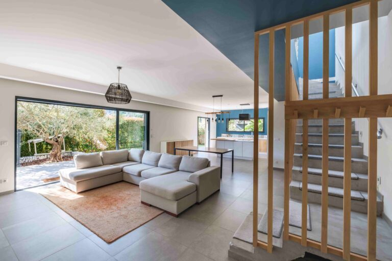 3 VILLA 6P LA COLLE SUR LOUP ENTREE 768x512