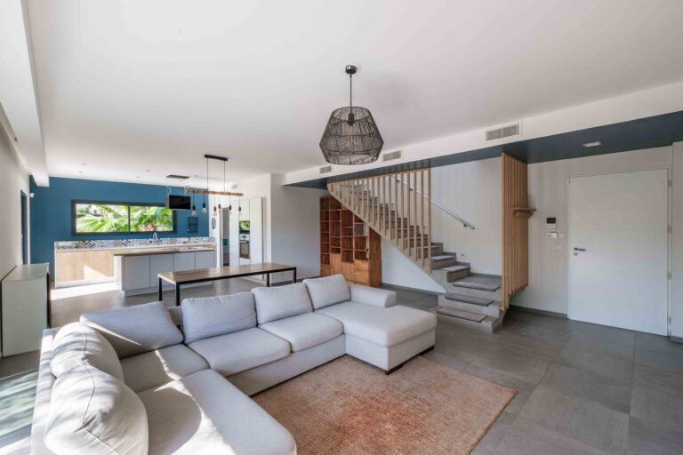 4 VILLA 6P LA COLLE SUR LOUP LIVING 768x512