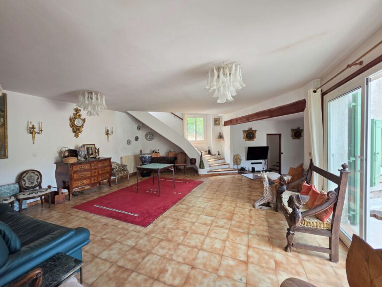 3b St Paul de Vence Villa 6 P Salon 768x576